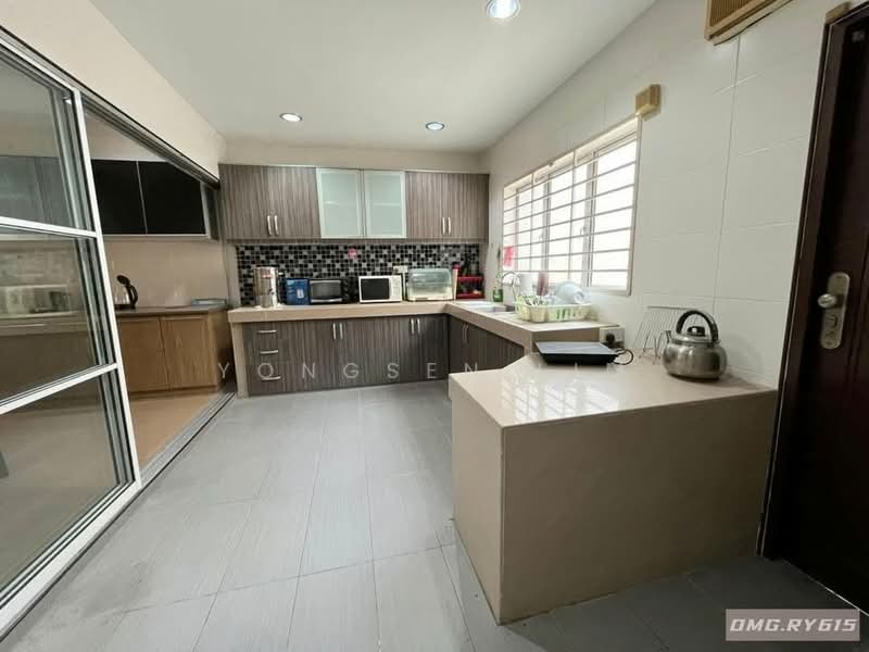 Rumah Teres 2 Tingkat untuk Dijual di Bandar Botanic (Klang) - Yongsen Lim - Kitchen - PropertyGuru.com.my