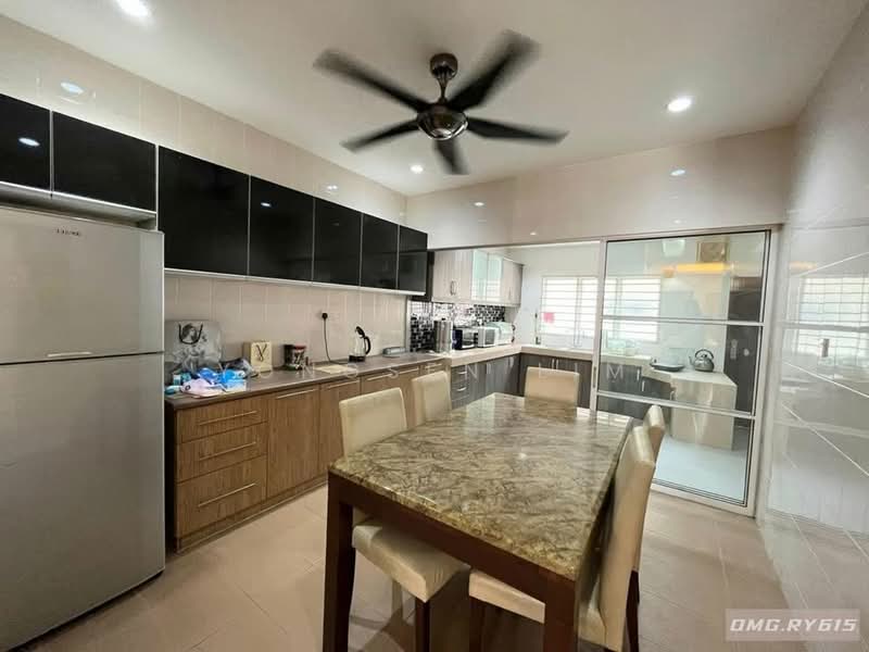Rumah Teres 2 Tingkat untuk Dijual di Bandar Botanic (Klang) - Yongsen Lim - Kitchen - PropertyGuru.com.my