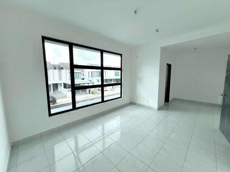 2-storey Terraced House for Sale in Taman Austin Duta (Tebrau) - Karl Lim - Living Room - PropertyGuru.com.my
