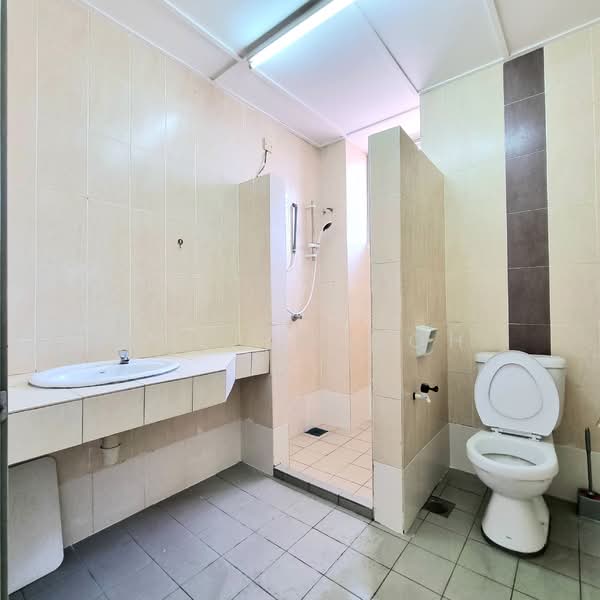 Rumah Teres untuk Dijual di Bandar Sungai Long (Selangor) - Austin Goh - Bathroom - PropertyGuru.com.my
