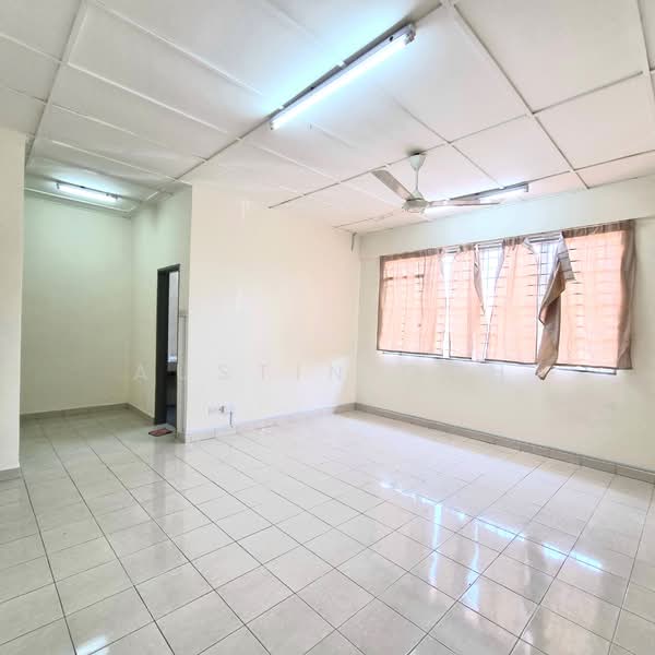 Rumah Teres untuk Dijual di Bandar Sungai Long (Selangor) - Austin Goh - Living Room - PropertyGuru.com.my