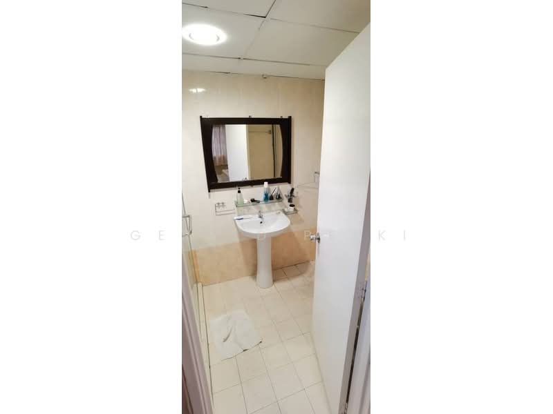 Kondominium untuk Disewa di Lakeside Tower - Gerald Peski - Bathroom - PropertyGuru.com.my
