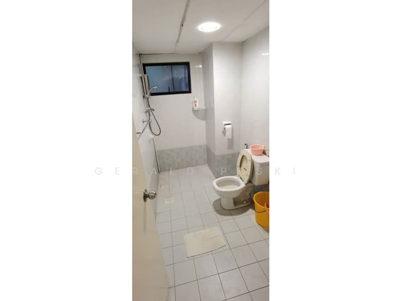 Kondominium untuk Disewa di Lakeside Tower - Gerald Peski - Bathroom - PropertyGuru.com.my