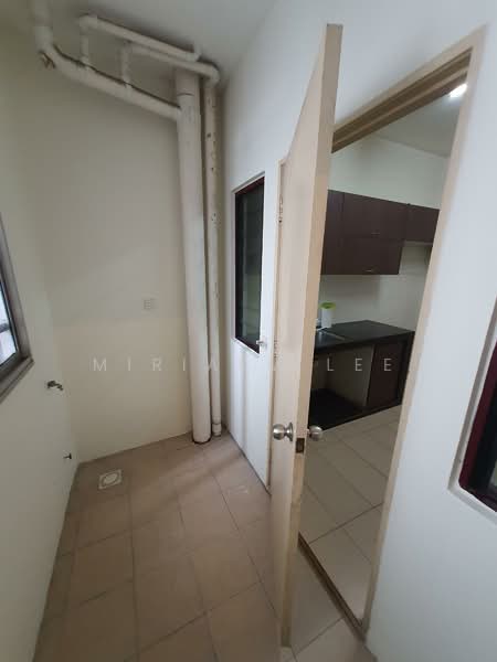 Condominium for Sale at Savanna Condominium - Miriaem Lee - Kitchen - PropertyGuru.com.my