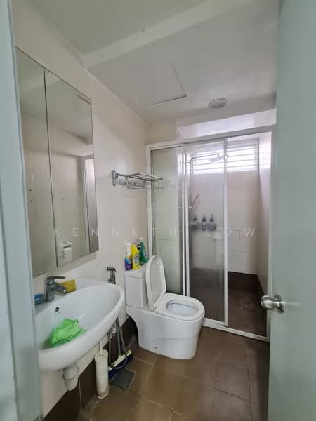 Kondominium untuk Disewa di Suasana Lumayan - Kenneth Low - Bathroom - PropertyGuru.com.my