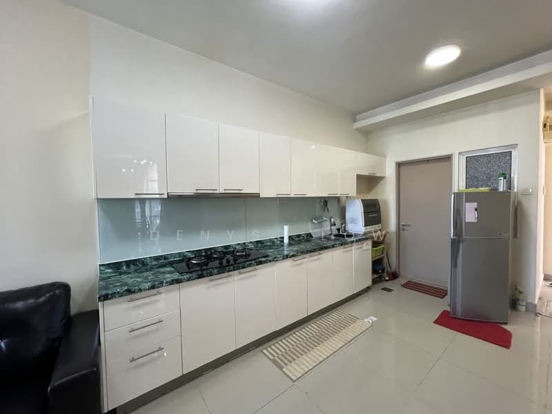 Servis Apartment untuk Dijual di Oasis Serviced Suites @ Oasis Ara Damansara - Denyse Low - Kitchen - PropertyGuru.com.my