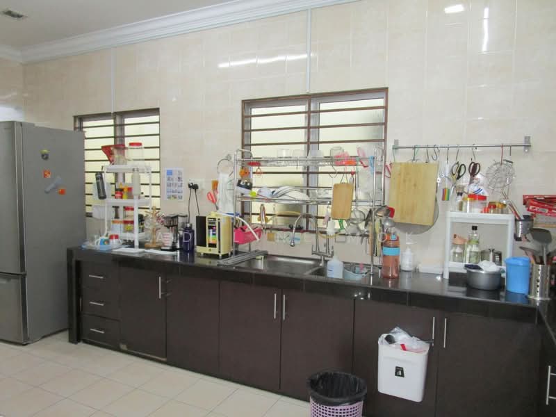 Semi-Detached House for Sale in Kapar (Selangor) - Madeline Mok - Dry Kitchen - PropertyGuru.com.my
