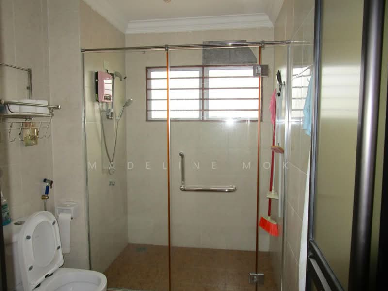 Semi-Detached House for Sale in Kapar (Selangor) - Madeline Mok - Master Bathroom - PropertyGuru.com.my