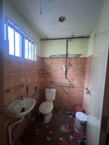 1-storey Terraced House for Sale in Seremban (Negeri Sembilan) - Nicky Chua - Bathroom - PropertyGuru.com.my