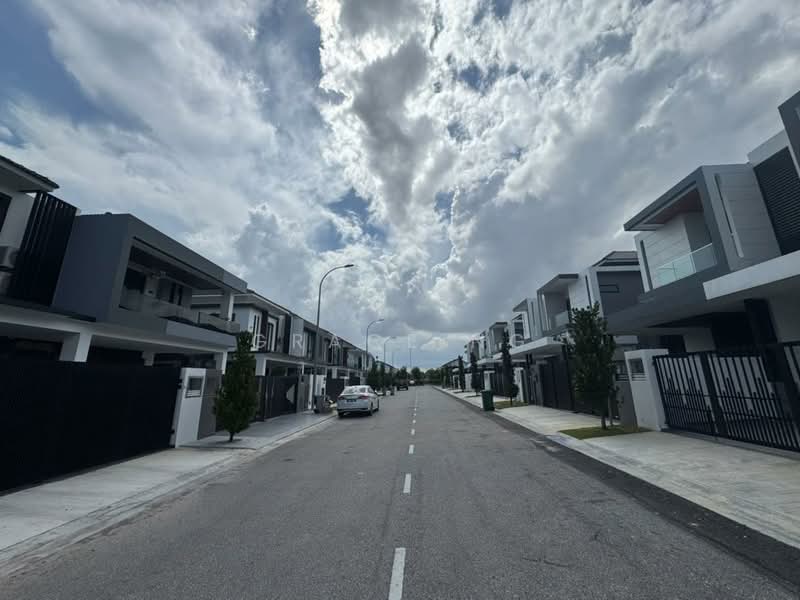 Cluster House for Sale in Austin Crest (Johor Bahru) - Grace Ng - Exterior - PropertyGuru.com.my