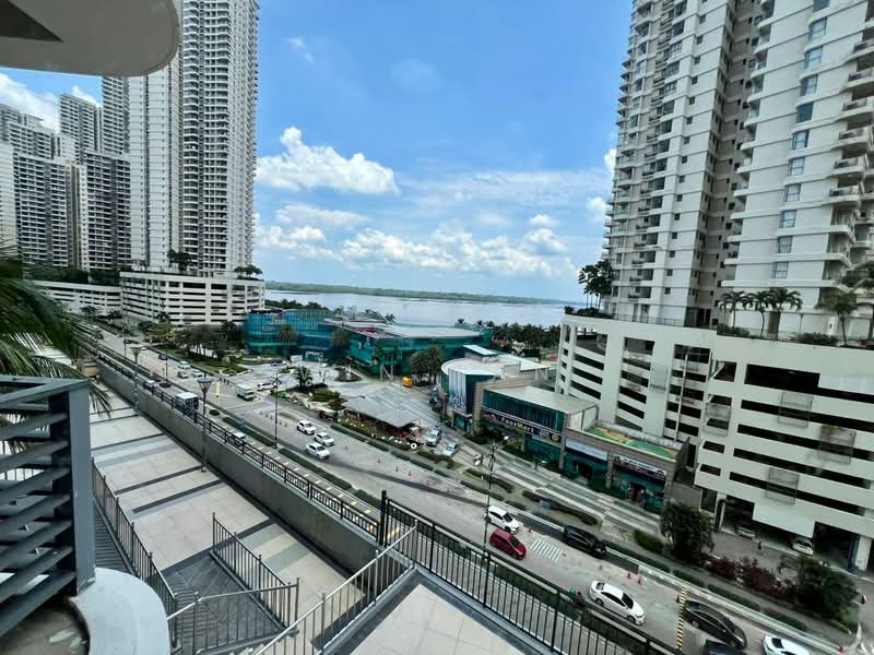 Condominium for Rent at Amberside @ Country Garden Danga Bay - Win Tan - Exterior - PropertyGuru.com.my