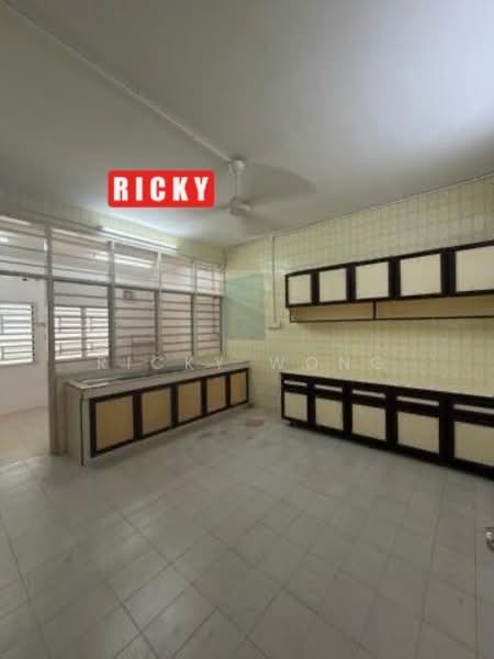 Shop for Sale in Pulau Tikus (Penang) - Ricky Wong - Kitchen - PropertyGuru.com.my