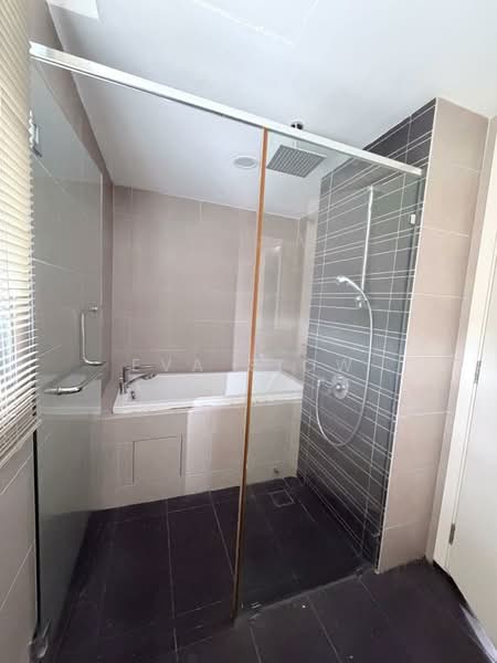 Servis Apartment untuk Dijual di Teega Suites - Eva Siow - Bathroom - PropertyGuru.com.my