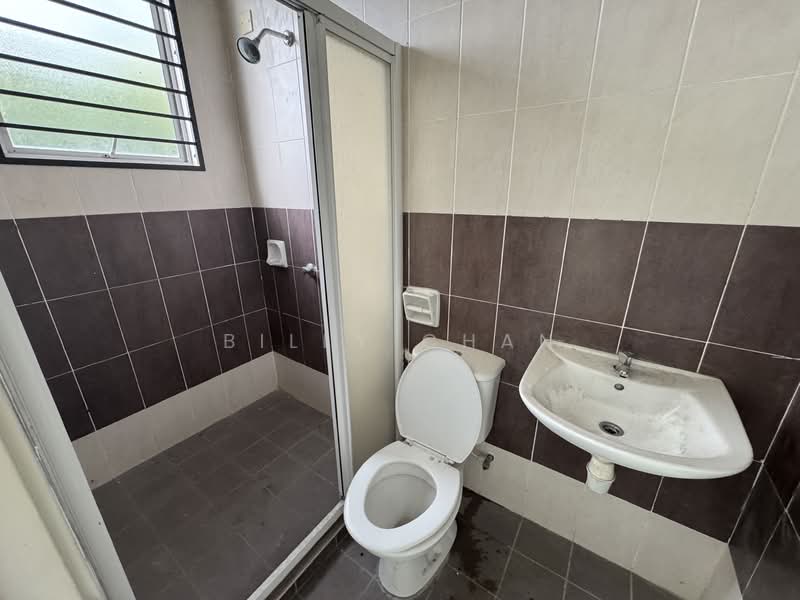 Rumah Teres untuk Dijual di Bandar Sungai Long (Selangor) - Billy Chan - Bathroom - PropertyGuru.com.my