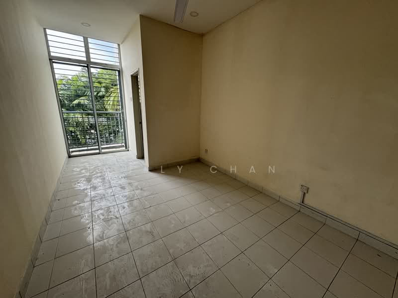 Rumah Teres untuk Dijual di Bandar Sungai Long (Selangor) - Billy Chan - Balcony - PropertyGuru.com.my