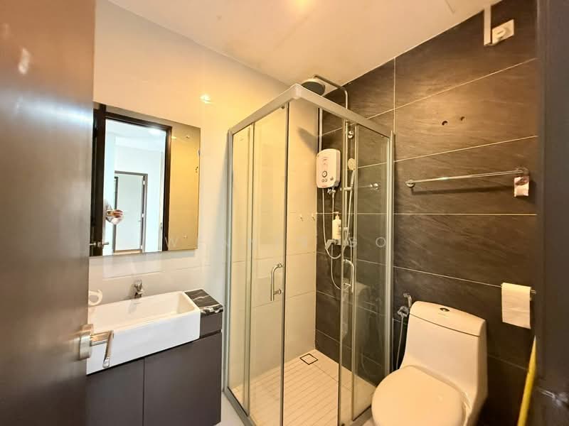 Kondominium untuk Disewa di Bay Point @ Country Garden Danga Bay - Wennes Go - Bathroom - PropertyGuru.com.my