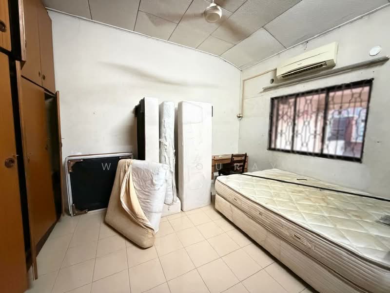 1-storey Terraced House for Sale in Taman Serene (Johor Bahru) - Wong Ouray - Bedroom - PropertyGuru.com.my
