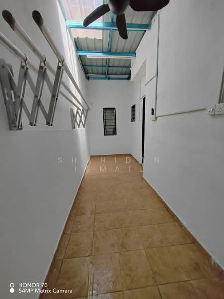 2-storey Terraced House for Sale in Taman Salak Baiduri (Sepang) - Shahidan Ismail - Corridor - PropertyGuru.com.my