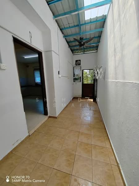 2-storey Terraced House for Sale in Taman Salak Baiduri (Sepang) - Shahidan Ismail - Corridor - PropertyGuru.com.my
