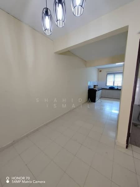 2-storey Terraced House for Sale in Taman Salak Baiduri (Sepang) - Shahidan Ismail - Interior - PropertyGuru.com.my