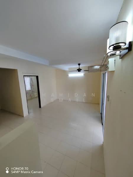 2-storey Terraced House for Sale in Taman Salak Baiduri (Sepang) - Shahidan Ismail - Interior - PropertyGuru.com.my