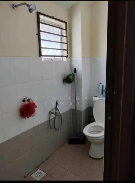 2-storey Terraced House for Sale in Taman Salak Baiduri (Sepang) - Shahidan Ismail - Bathroom - PropertyGuru.com.my