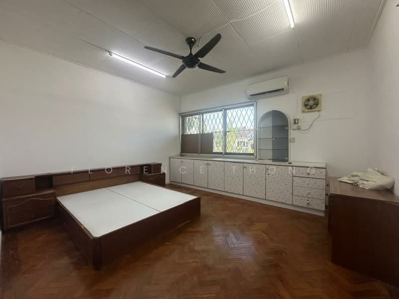 2-storey Terraced House for Sale in Taman Pelangi (Johor Bahru) - Florence Thong - Bedroom - PropertyGuru.com.my