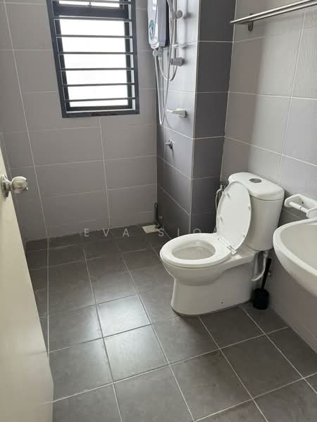 Rumah Teres 2 Tingkat untuk Disewa di Bandar Penawar (Kota Tinggi) - Eva Siow - Bathroom - PropertyGuru.com.my