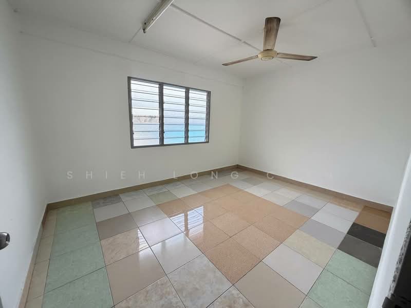 2-storey Terraced House for Sale in Taman Nora (Ulu Tiram) - Shieh Long Chen - Interior - PropertyGuru.com.my