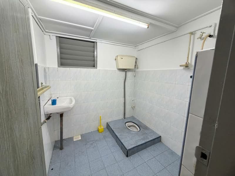 2-storey Terraced House for Sale in Taman Nora (Ulu Tiram) - Shieh Long Chen - Bathroom - PropertyGuru.com.my