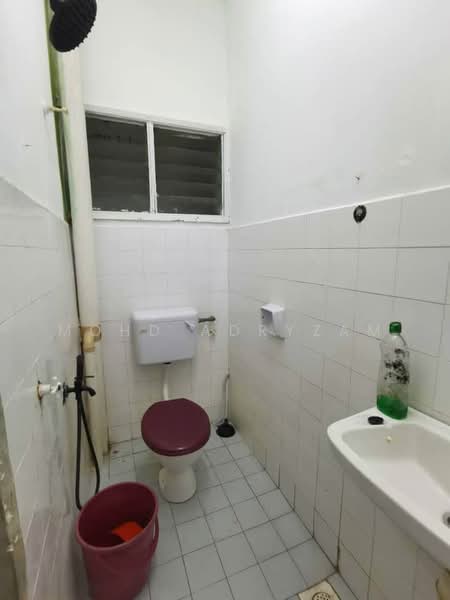 Apartment for Rent at Dahlia Apartment - Mohd Adryzam - Bathroom - PropertyGuru.com.my