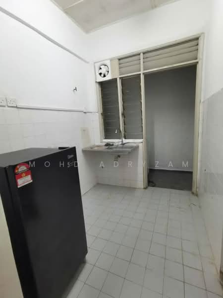 Apartment for Rent at Dahlia Apartment - Mohd Adryzam - Kitchen - PropertyGuru.com.my