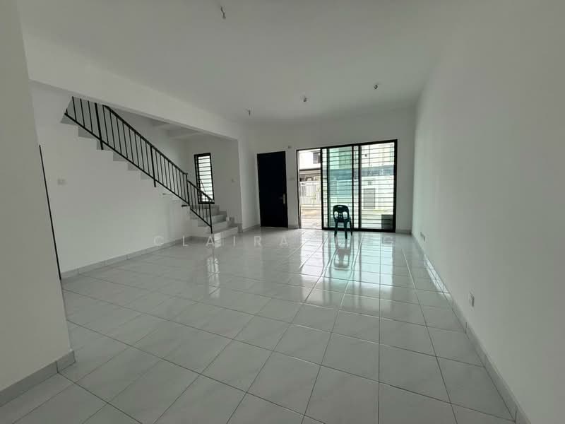 2-storey Terraced House for Sale in Johor Bahru (Johor) - Claira Ong - Living Room - PropertyGuru.com.my