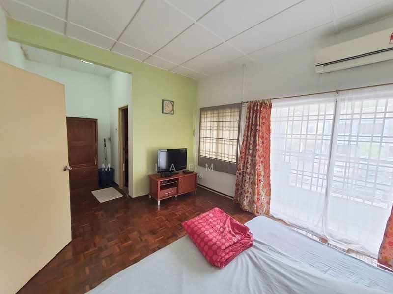 2-storey Terraced House for Sale in Bandar Putra Permai (Seri Kembangan) - Miriaem Lee - PropertyGuru.com.my