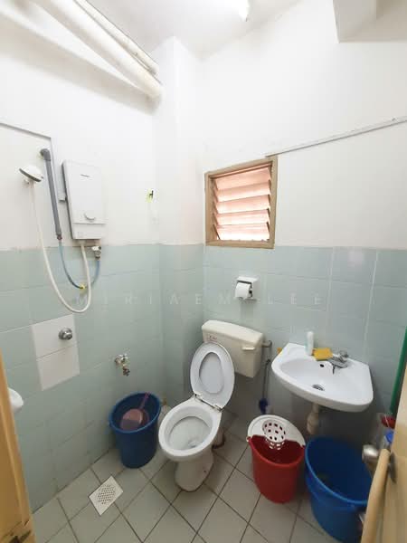2-storey Terraced House for Sale in Bandar Putra Permai (Seri Kembangan) - Miriaem Lee - Bathroom - PropertyGuru.com.my