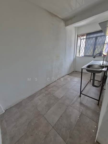 Rumah Flat untuk Disewa di Flat Pandan Indah 3/3 - Ms Cheng - Kitchen - PropertyGuru.com.my