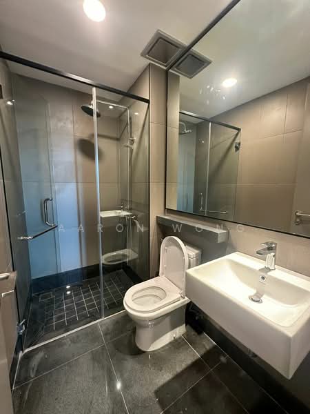 Service Residence for Rent at Bloomsvale Menara Vista Petaling - Aaron Wong - Bathroom - PropertyGuru.com.my