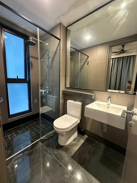 Service Residence for Rent at Bloomsvale Menara Vista Petaling - Aaron Wong - Bathroom - PropertyGuru.com.my