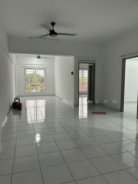 Pangsapuri untuk Disewa di Trifolia - Mohd Adryzam - Living Room - PropertyGuru.com.my