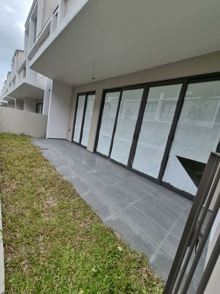 3-storey Terraced House for Sale in Taman Bukit Serdang (Seri Kembangan) - Chris Lim - Exterior - PropertyGuru.com.my