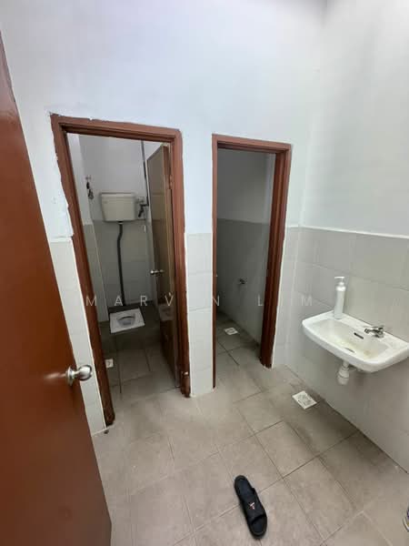 Cluster Factory for Sale in Kempas (Johor Bahru) - Marvin Lim - Bathroom - PropertyGuru.com.my