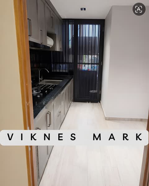 Condominium for Sale at Shorefront Residences - Viknes Mark - Kitchen - PropertyGuru.com.my