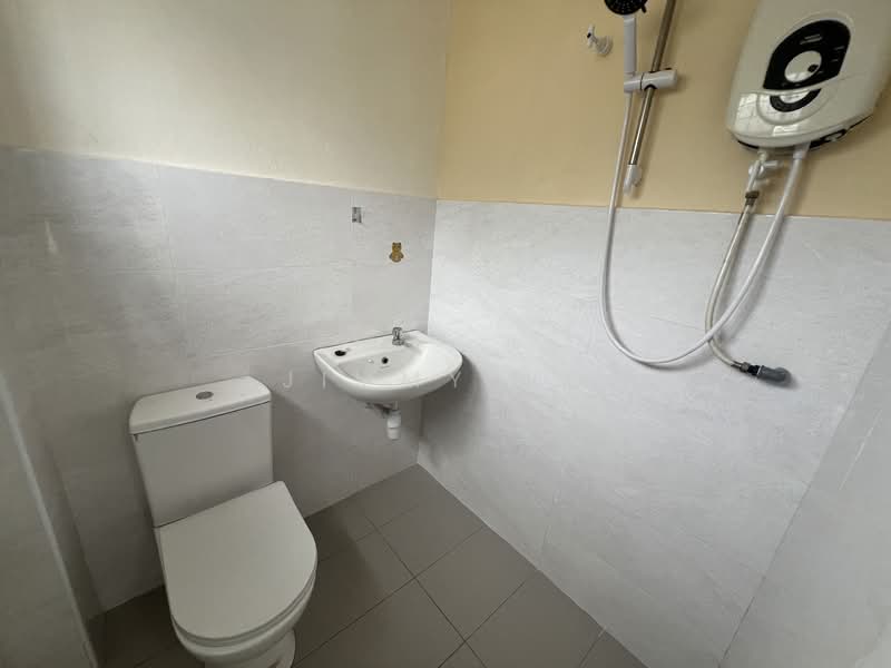 2-storey Terraced House for Sale in Bandar Mahkota Cheras (Cheras) - Jimmy Ng - Bathroom - PropertyGuru.com.my