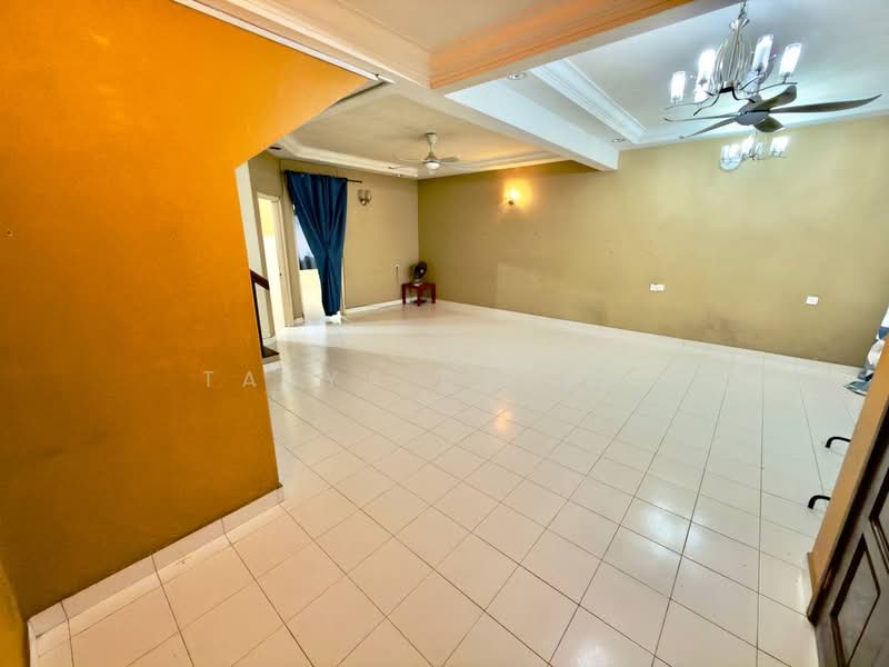 2-storey Terraced House for Sale in Kota Damansara (Selangor) - Tasya Ruslan - Living Room - PropertyGuru.com.my
