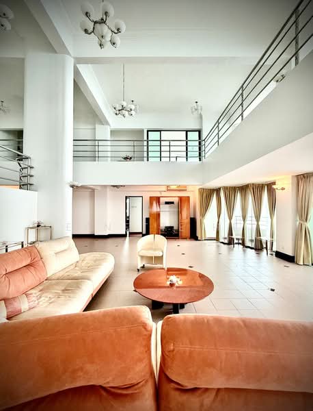 Kondominium untuk Dijual di Silverton Condominium - Jeanette Hee - Living Room - PropertyGuru.com.my