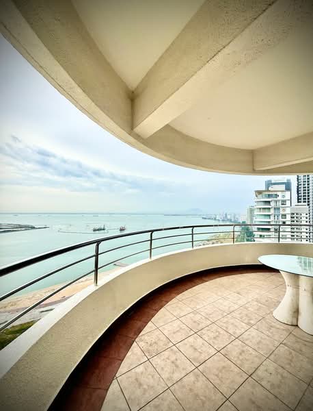 Kondominium untuk Dijual di Silverton Condominium - Jeanette Hee - Balcony - PropertyGuru.com.my
