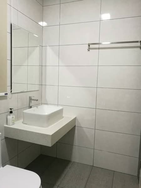 Servis Apartment untuk Disewa di Conezion Residences - Leon Kwan - Bathroom - PropertyGuru.com.my