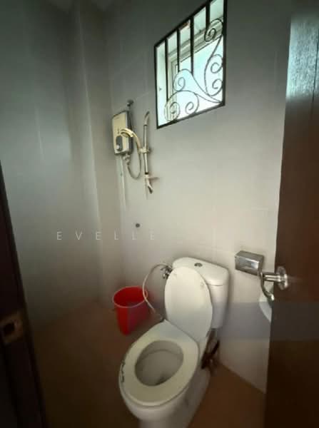 Bungalow for Sale in Taman Yarl (Jalan Klang Lama (Old Klang Road)) - Evelle Chan - Bathroom - PropertyGuru.com.my