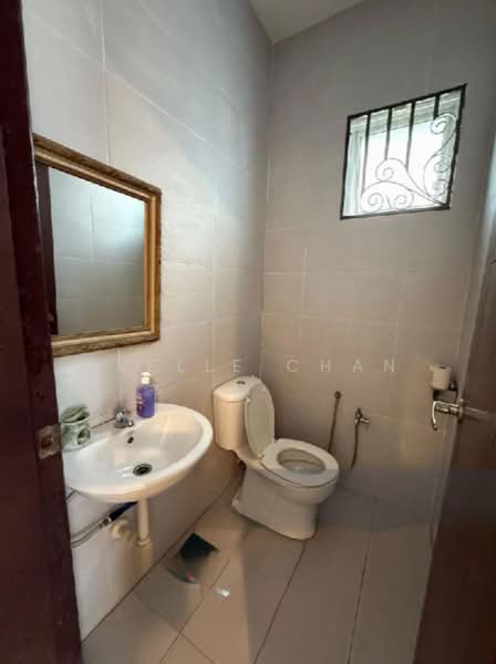 Bungalow for Sale in Taman Yarl (Jalan Klang Lama (Old Klang Road)) - Evelle Chan - Bathroom - PropertyGuru.com.my