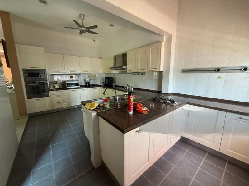 Bungalow for Sale in Taman Yarl (Jalan Klang Lama (Old Klang Road)) - Evelle Chan - Kitchen - PropertyGuru.com.my